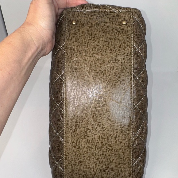 Authentic CHANEL Quilted Caviar Leather Tote - Picture 4 of 16